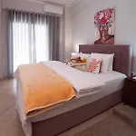 Апартаменты Downtown Cozy And Chic