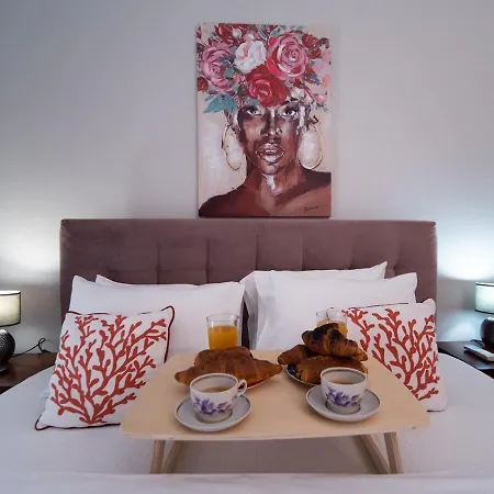 Downtown Cozy And Chic