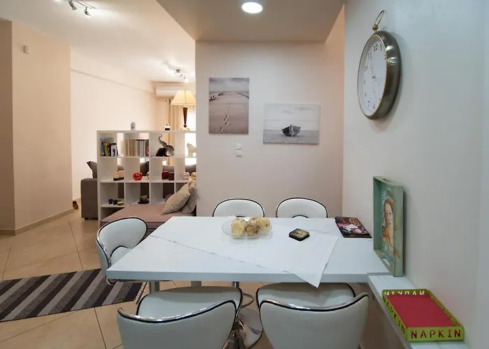 Downtown Cozy And Chic Apartment Chalkida