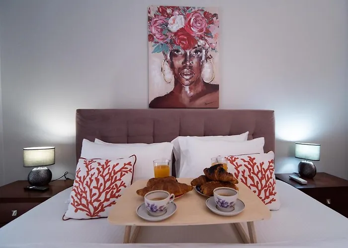 Downtown Cozy And Chic